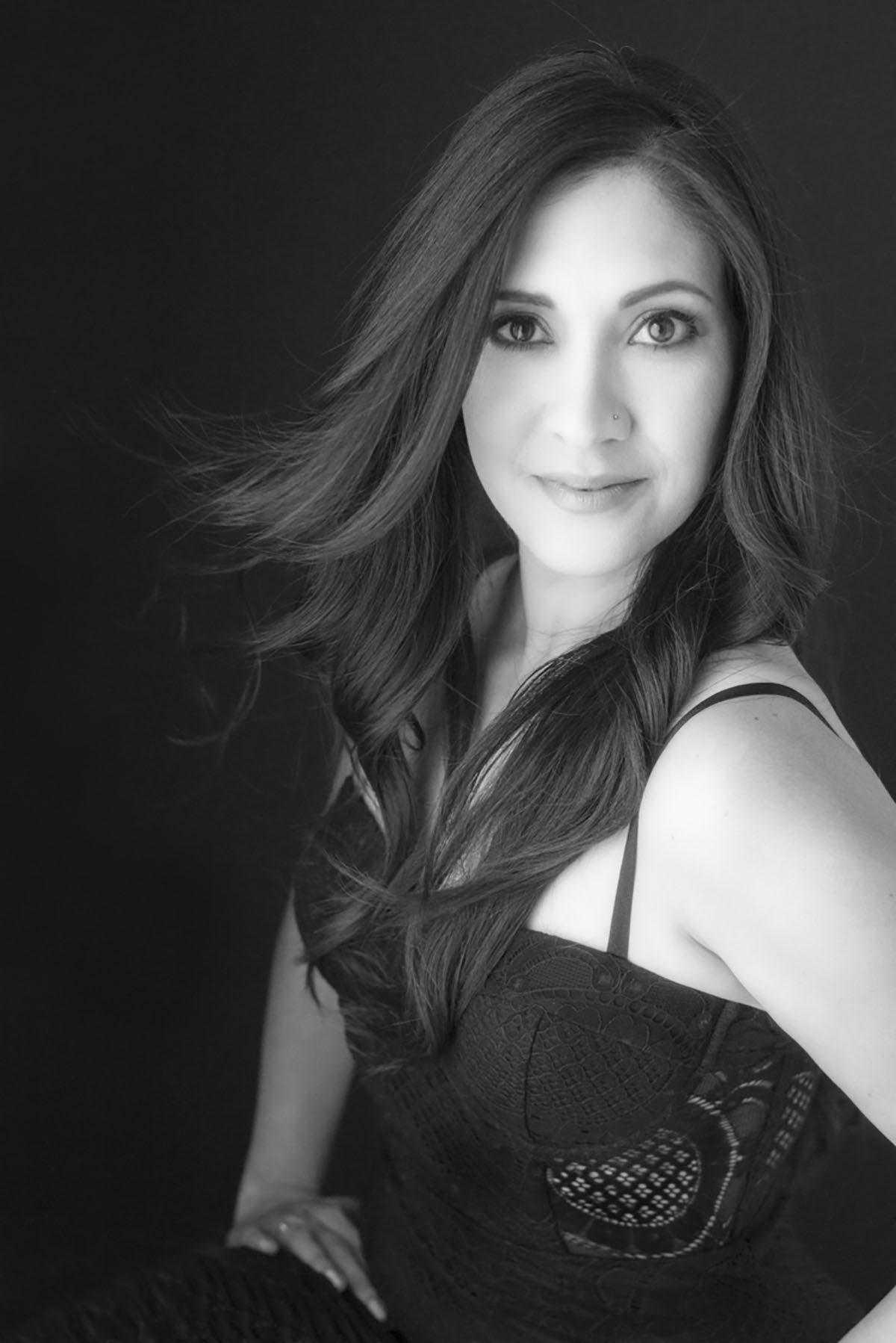 Mary Kent Photography is a Orlando FL portrait studio photographer who specializes in photography, headshots, branding, fashion, location, glamour, and  events.