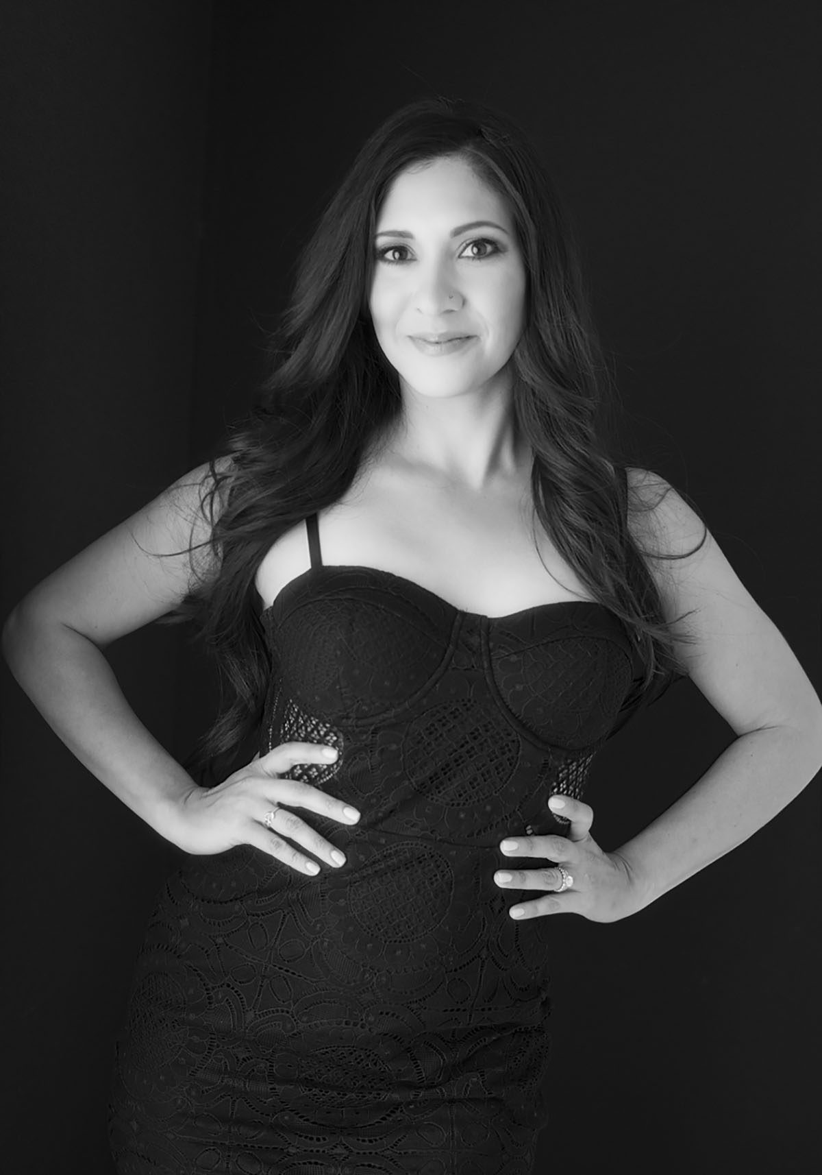 Mary Kent Photography is a Orlando FL portrait studio photographer who specializes in photography, headshots, branding, fashion, location, glamour, and  events.