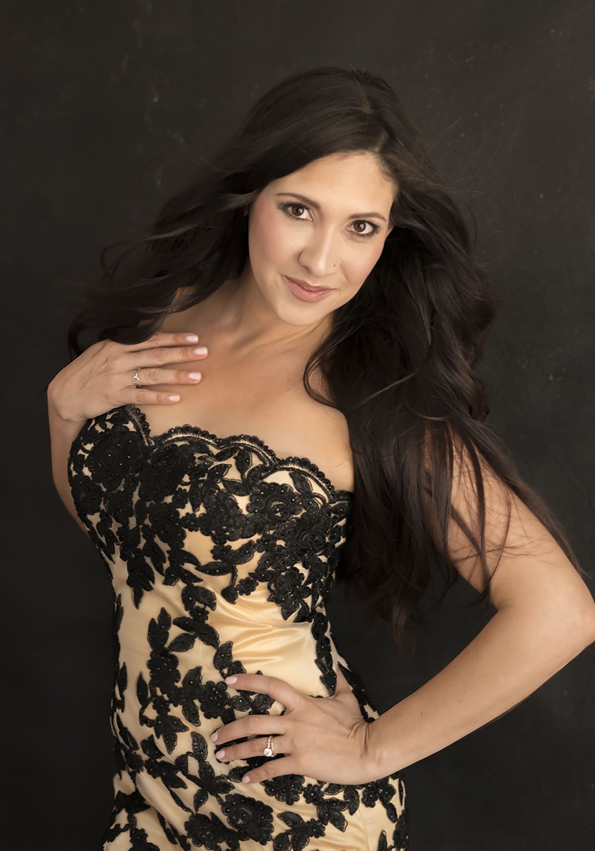Mary Kent Photography is a Orlando FL portrait studio photographer who specializes in photography, headshots, branding, fashion, location, glamour, and  events.