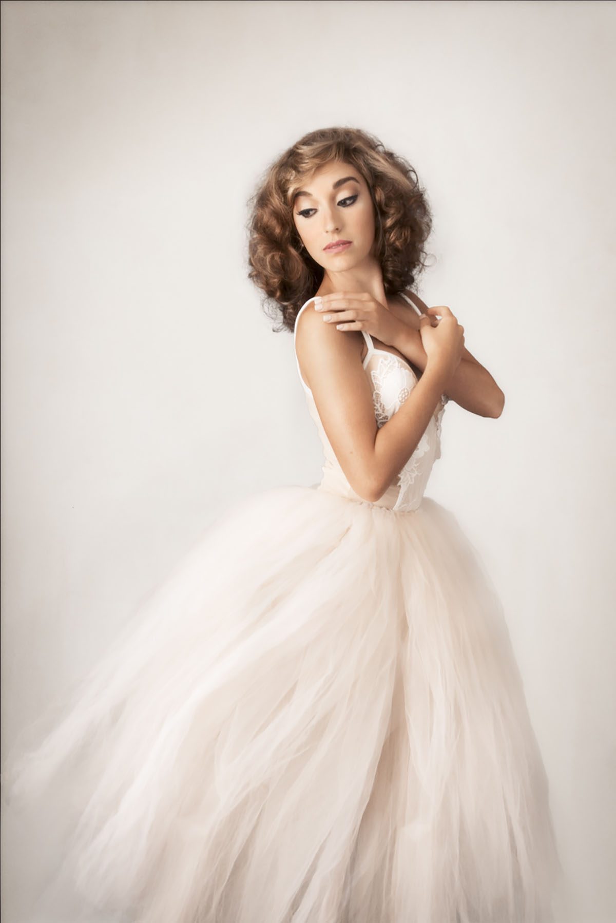 Mary Kent Photography is a Orlando FL portrait studio photographer who specializes in photography, headshots, branding, fashion, location, glamour, and  events.