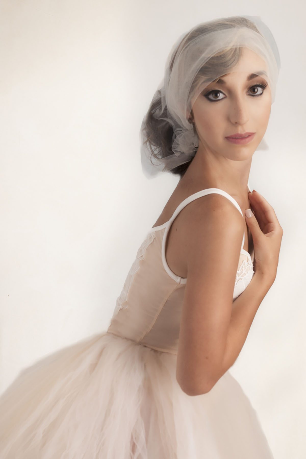 Mary Kent Photography is a Orlando FL portrait studio photographer who specializes in photography, headshots, branding, fashion, location, glamour, and  events.
