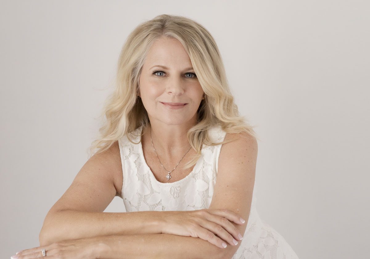 Mary Kent Photography is a Orlando FL portrait studio photographer who specializes in photography, headshots, branding, fashion, location, glamour, and  events.