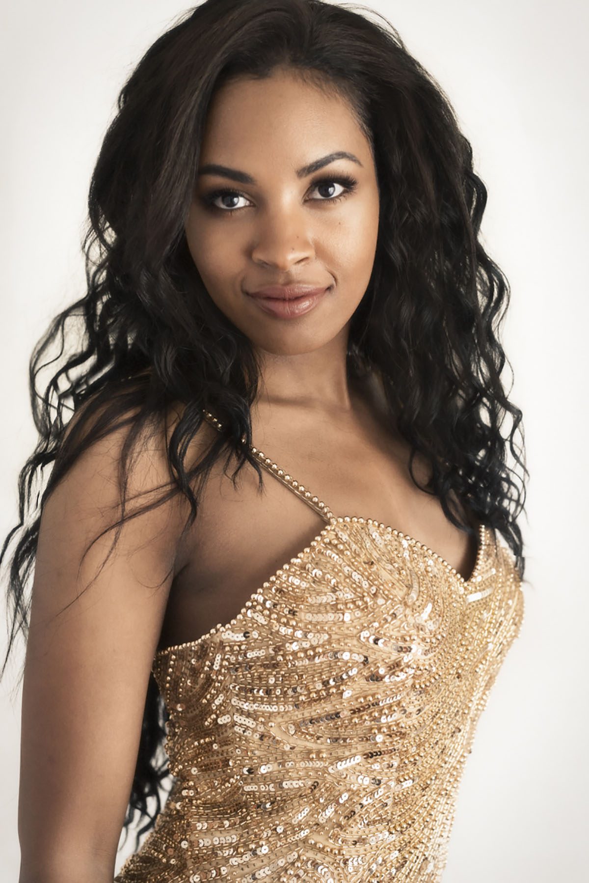 Mary Kent Photography is a Orlando FL portrait studio photographer who specializes in photography, headshots, branding, fashion, location, glamour, and  events.