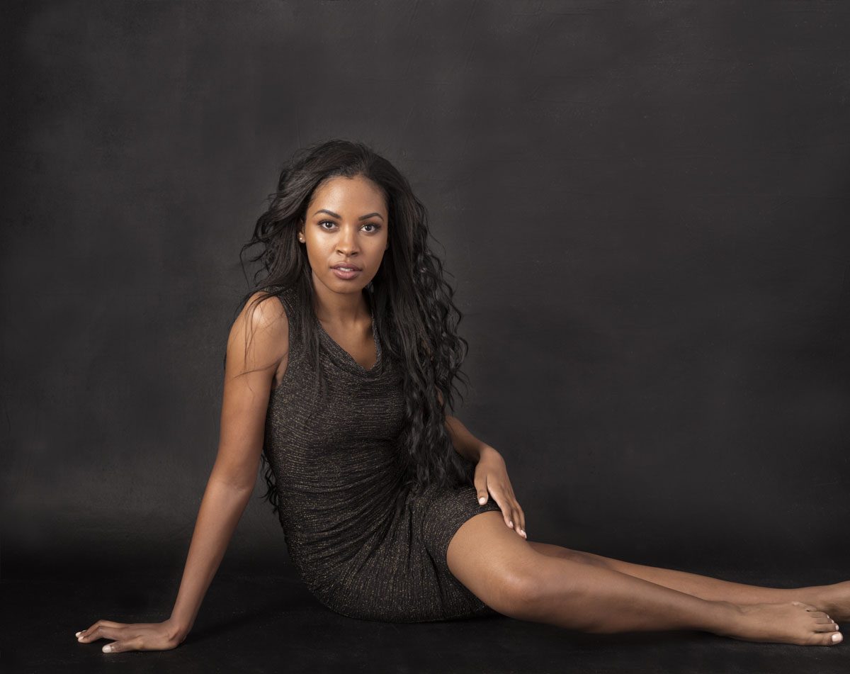 Mary Kent Photography is a Orlando FL portrait studio photographer who specializes in photography, headshots, branding, fashion, location, glamour, and  events.